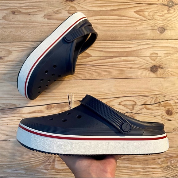 Crocs Off Court Clog - Picture 3 of 16